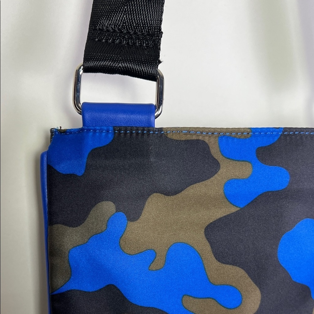 Ahdorned Blue Camo Camp Adjustable Crossbody Bag - Picture 5 of 12